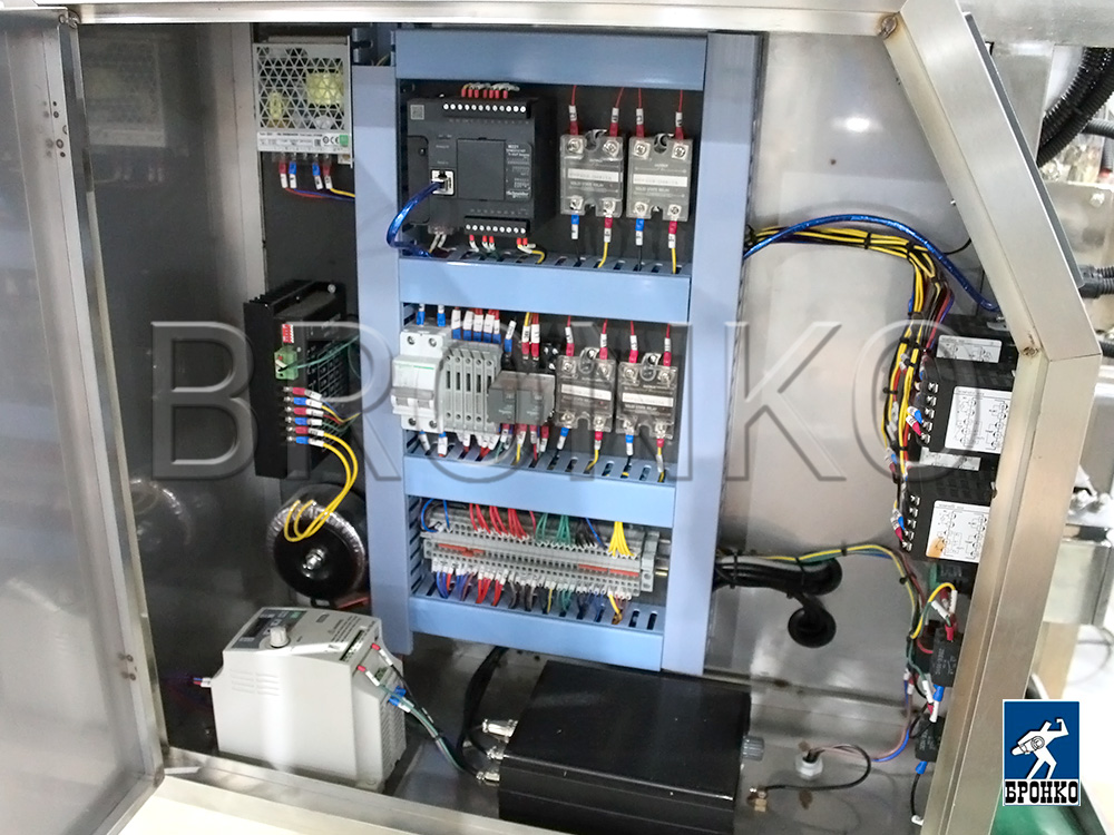 HDL-Y60HS (ЖИДКОСТНОЙ). ВЫСОКОСКОРОСТНОЙ ФАСОВОЧНО УПАКОВОЧНЫЙ АППАРАТ САШЕТ
