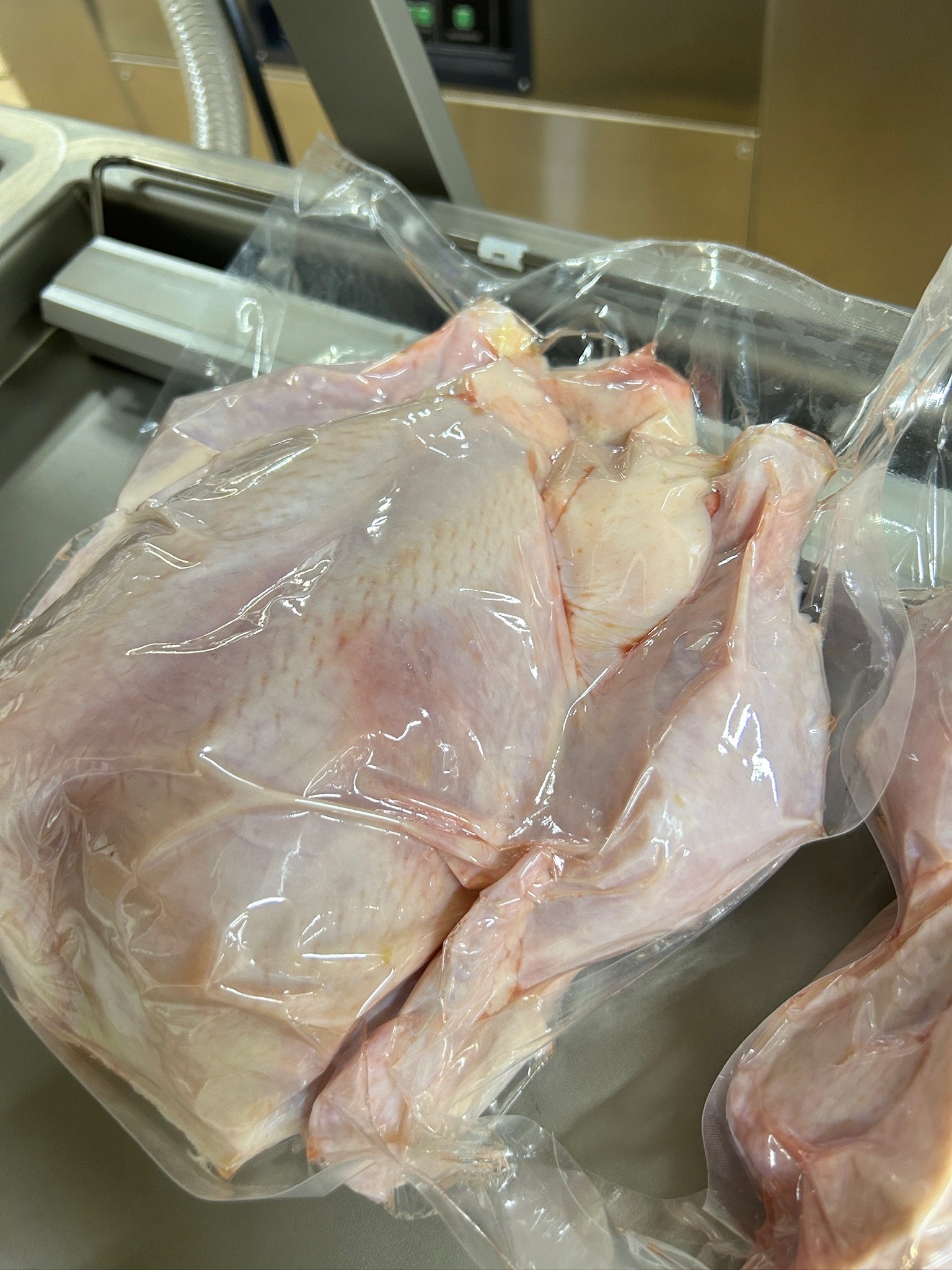 Вакуумная упаковка цельной курицы: сохранение свежести продукции